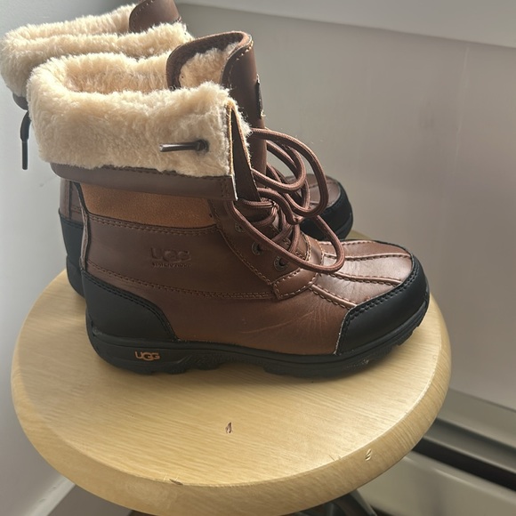 Ugg boot - Picture 2 of 4